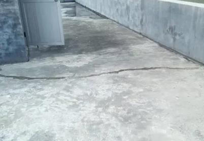 双鸭山市楼顶漏水维修公司分享下如何解决卫生间隐蔽部位漏水的问题?