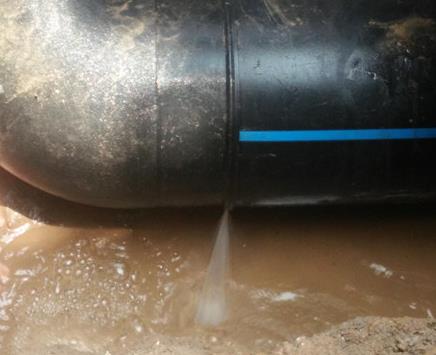 双鸭山市楼顶渗水维修公司为大家分享下双鸭山市卫生间漏水维修修补技术!